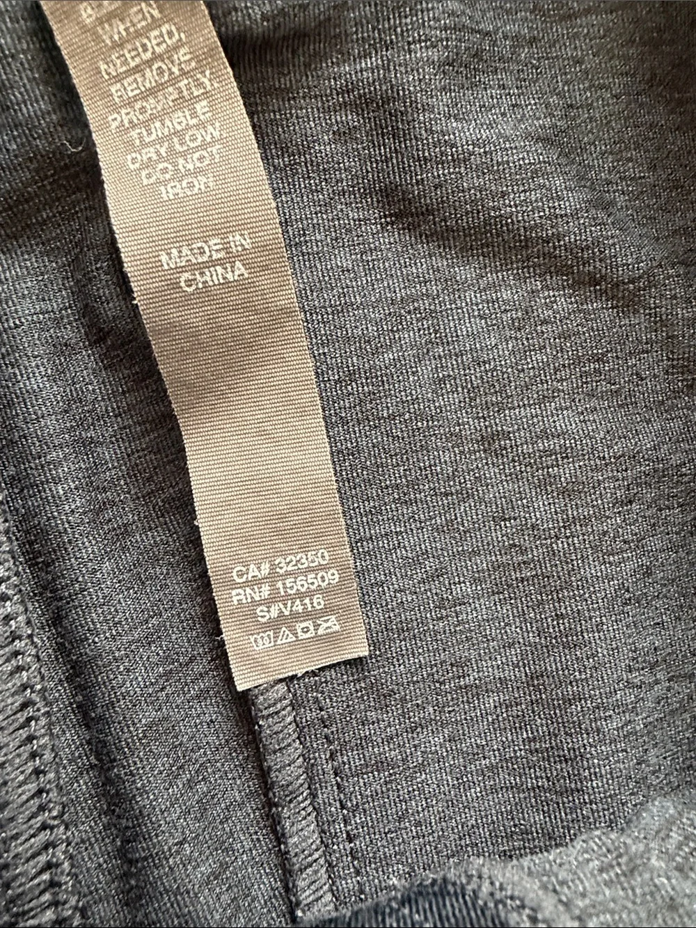 W Sunday Performance Joggers In Ink Blue . Size L
